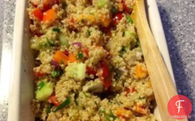 Salada Veggie Quinoa com vinagrete picante