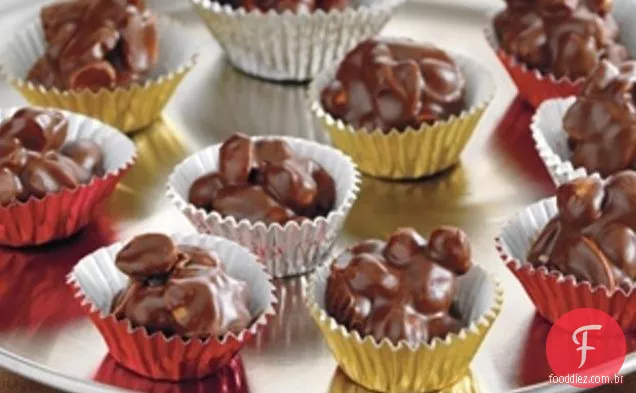 Chocolate Amendoim Clusters