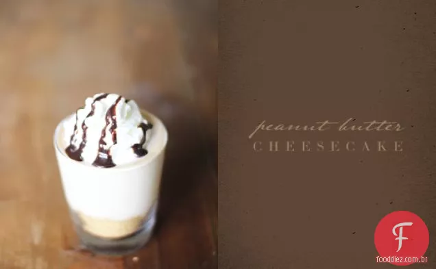 Mousse De Cheesecake De Proteína De Manteiga De Amendoim Para Um