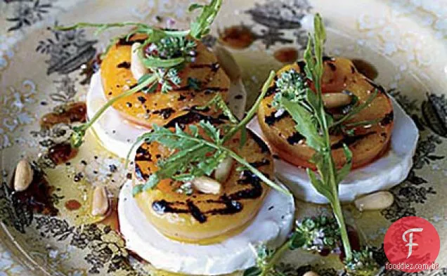 Salada de Damasco grelhado, rúcula e queijo de cabra