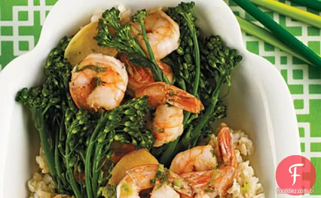 Camarão salteado com Broccolini