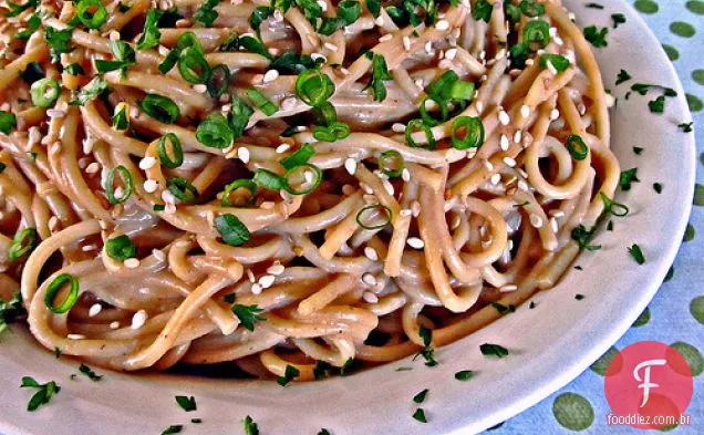 Macarrão De Gergelim Com Manteiga De Amendoim