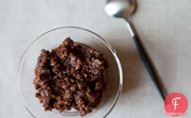 Salada De Cenoura Do Sudeste Asiático Com Hortelã E Amendoim Torrado