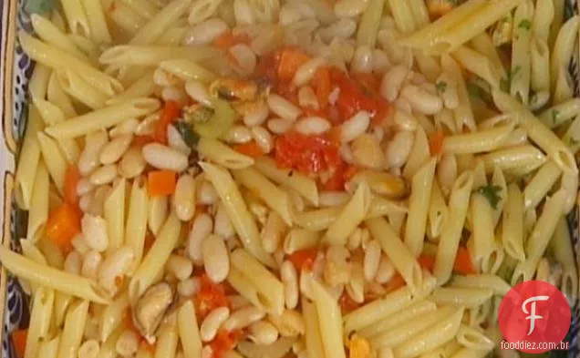 Macarrão com mexilhões e feijão: Penne con Cozze e Fagioli