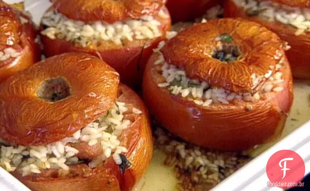 Tomates recheados com arroz