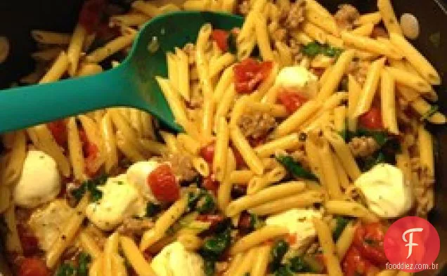 Mini Penne com salsicha italiana
