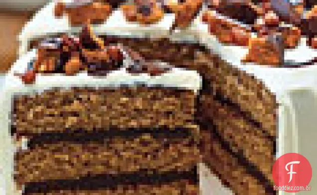 Bolo de Chocolate com Manteiga De Amendoim com cream Cheese e cobertura de Butterfinger