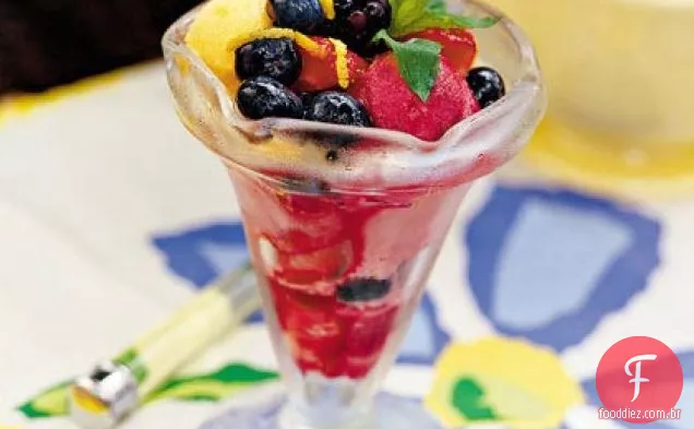 Muito Berry Sundaes