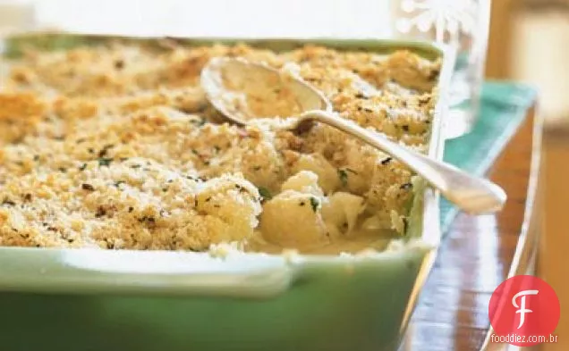 Creme de couve-flor com cobertura de migalhas Herbed