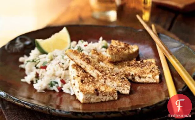 Triângulos Tofu Com Crosta De Amendoim