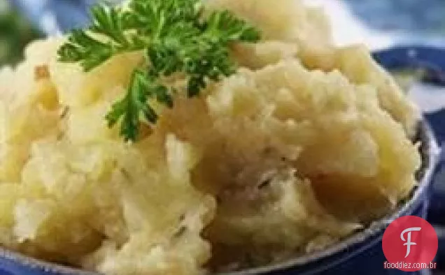 Purê de batatas Yukon Gold com chalotas assadas