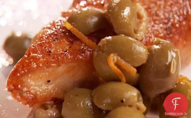 Peitos de frango com semente de laranja-erva-doce-Olive Relish