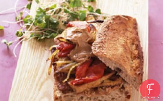 Sanduíche de Tofu crocante com molho de amendoim e gengibre