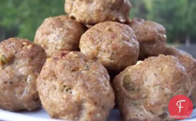 Almôndegas tentadoras de peru e queijo azul