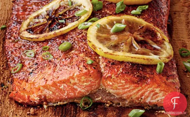 Salmão Com Tábuas De Cedro