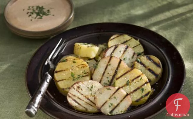 Batatas grelhadas com tomate picante Aioli (Patatas bravas)