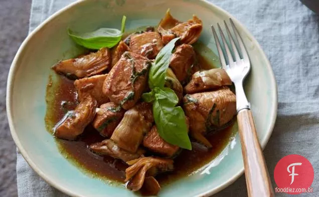 Frango com limão com corações de alcachofra