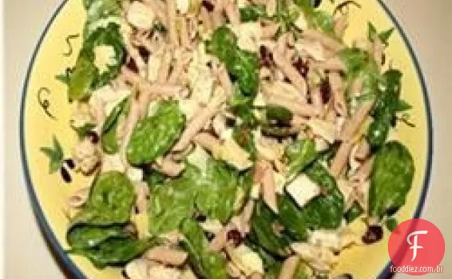 Salada de macarrão com espargos e alcachofra