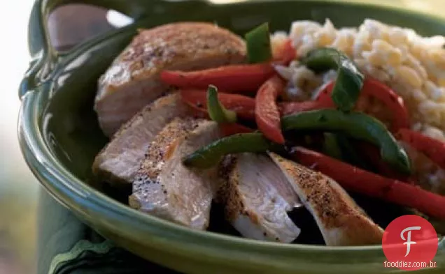 Frango com pimentão com queijo feta Orzo