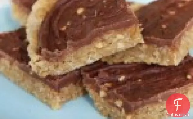 Barras Chocolate-geadas da Manteiga De Amendoim