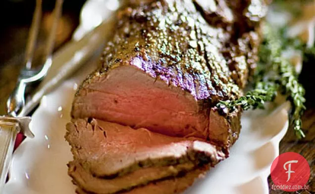 Lombo de carne com redução de ameixa portuária-Praia