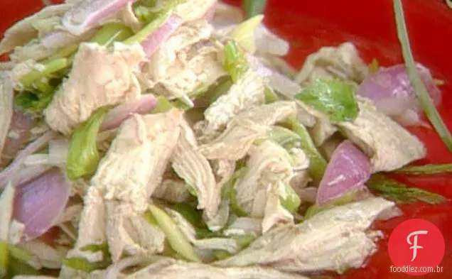 Salada de frango com especiarias de erva-doce