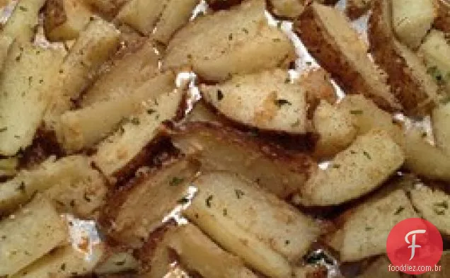 Fatias De Batata Temperadas Frescas No Forno