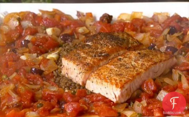 Lentilha Puttanesca com salmão