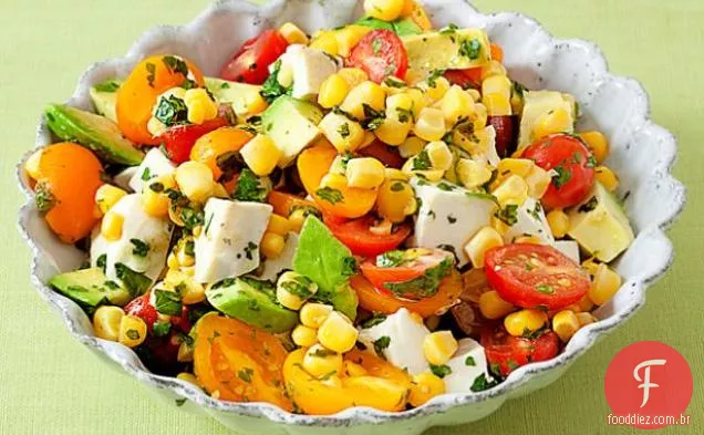 Salada de milho, tomate e abacate da Aida