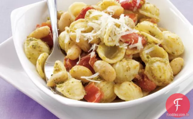 Orecchiette com feijão branco e Pesto