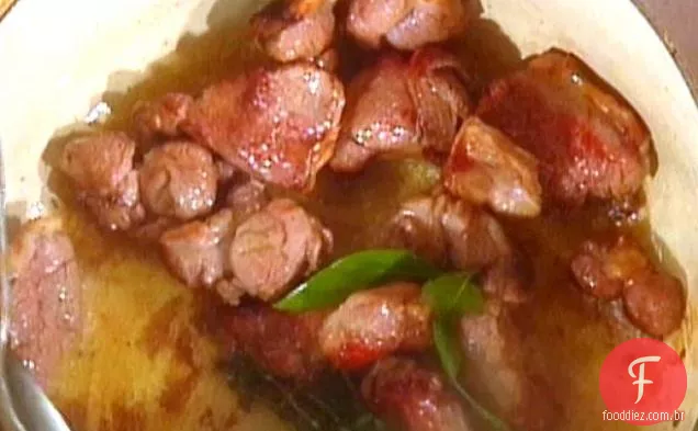 Cordeiro com rábano e vinagre: Agnello al Raffano