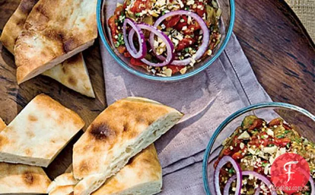 Salada de berinjela grelhada com nozes