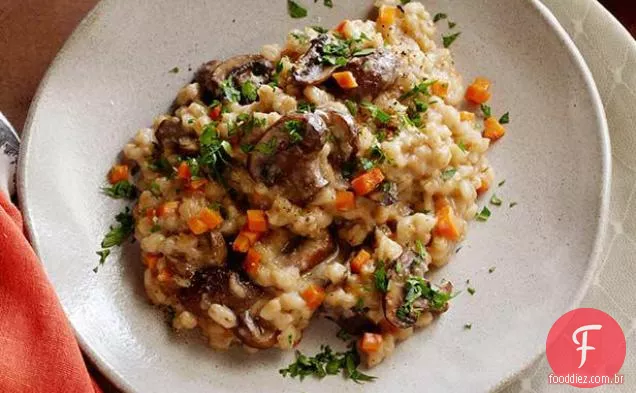 Risoto Lento Da Cevada Do Cogumelo Do Fogão