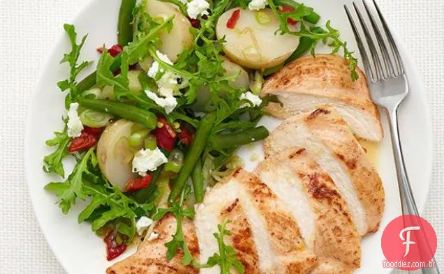 Frango com salada de batata quente