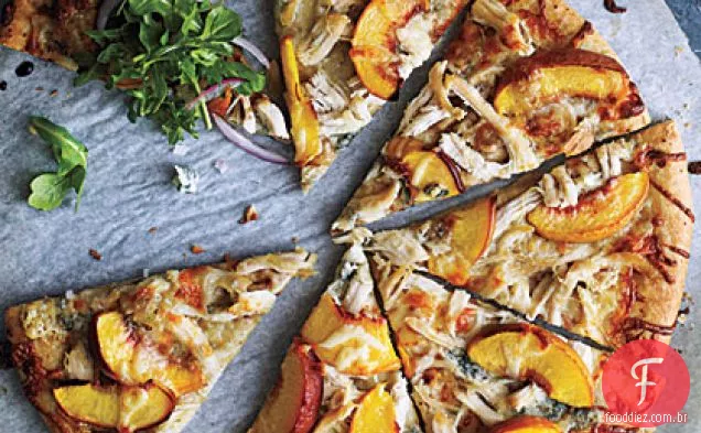Pizza de frango pêssego e Gorgonzola
