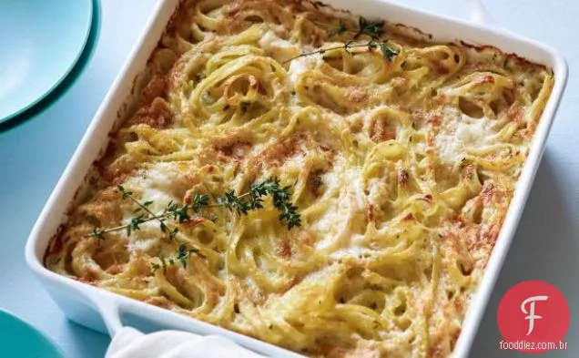 Fettuccine cozido cremoso com Asiago e tomilho