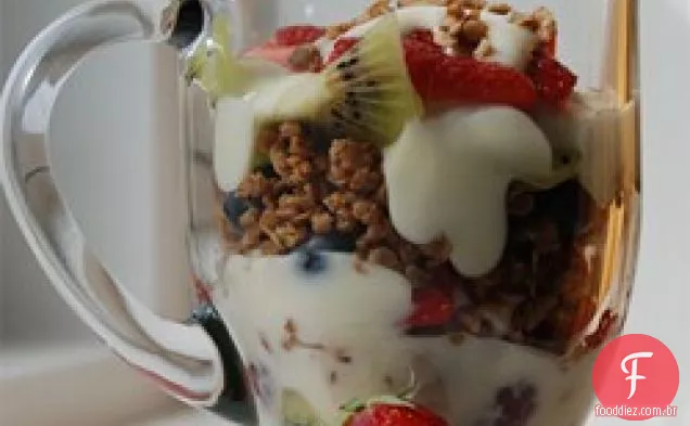 Baga de Verão Parfait com iogurte e Granola