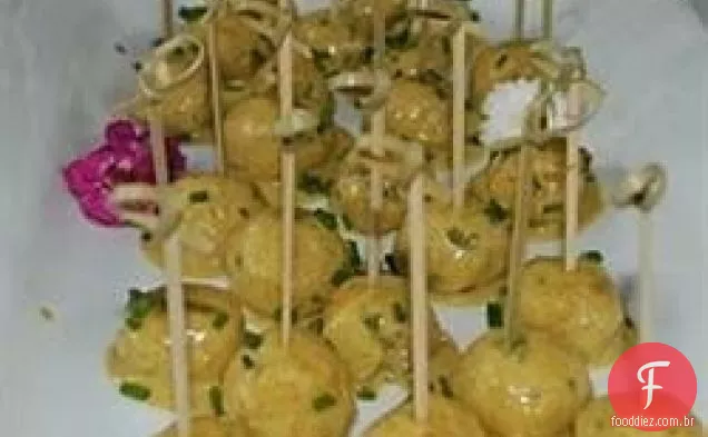 Almôndegas de frango com molho de curry de coco