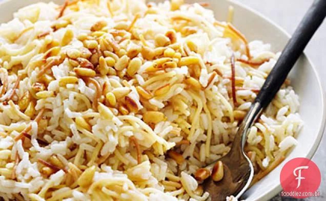 Pilaf Armênio com pinhões