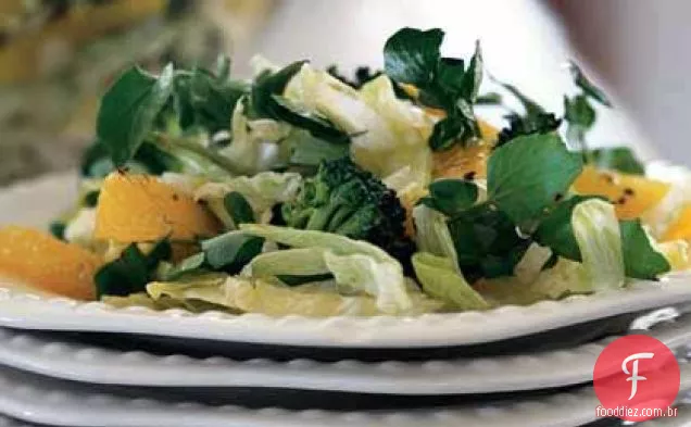 Salada de brócolis, laranja e agrião