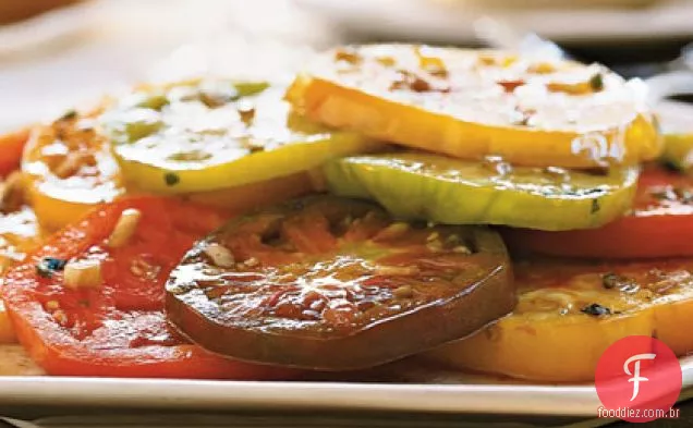 Tomates marinados da herança com estragão