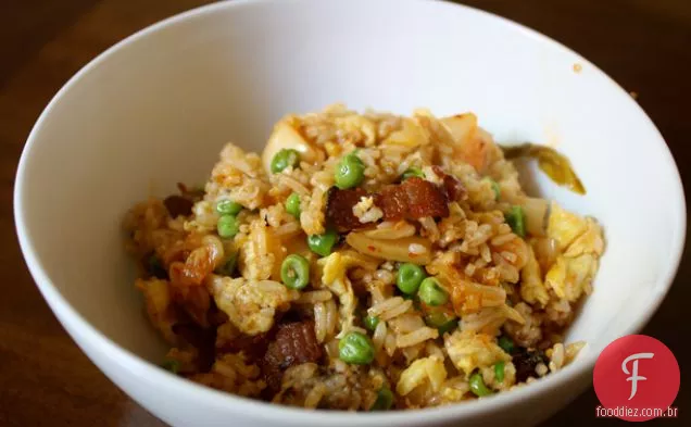 Jantar hoje à noite: Bacon e arroz frito Kimchi