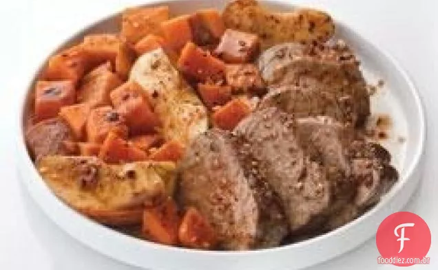 Carne de porco temperada com Bourbon com batata-doce e maçãs