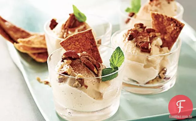 Sundaes de Maple-Pecan com batatas fritas de canela