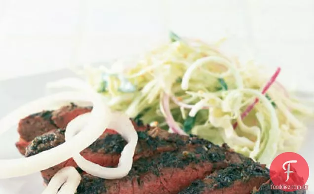 Salada de repolho crocante com molho de leitelho