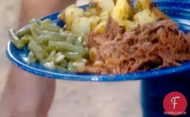 Sanduíche de carne de churrasco de Rosto Aberto