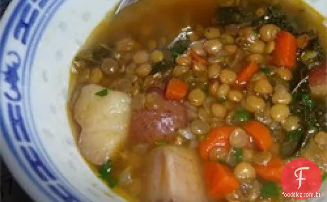 Sopa Vermelha de lentilha e batata de Ruth