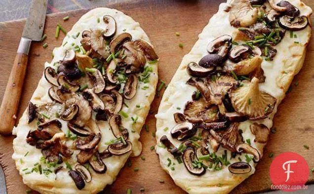 Pão achatado de cogumelos grelhados com Pecorino Trufado
