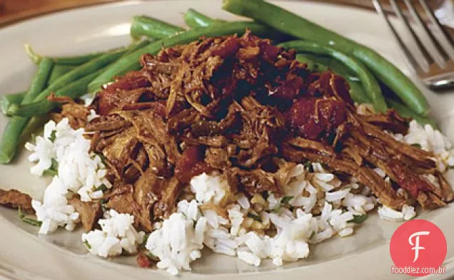 Carne Desfiada Fácil Sobre O Arroz