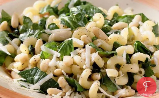Cavatappi com espinafre, feijão e queijo Asiago